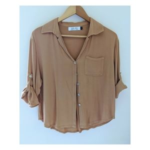 NWOT Size XS Ava Sky top in tan/camel
